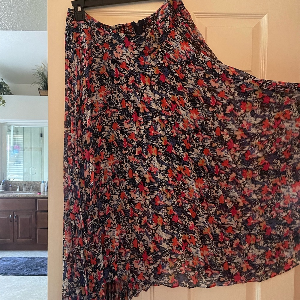 BCBGMaxazria midi skirt
